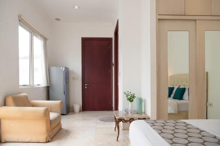 Twospaces Living At The Unit Residence Giacarta Esterno foto